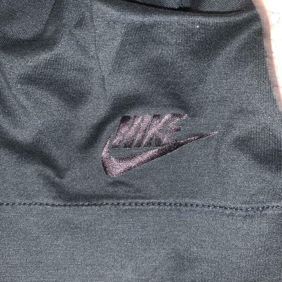 Nike shirt - Picture 3 of 4